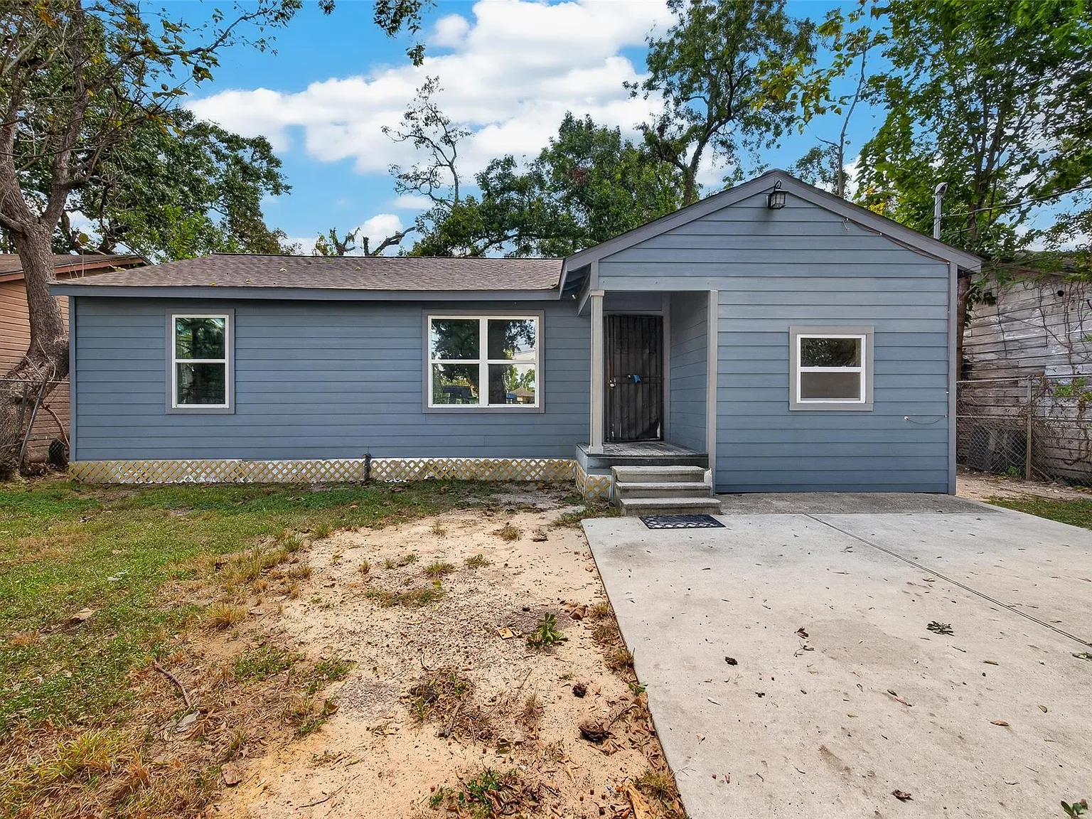 3 bed, 1.5 bath, 1068 sqft, $1,850 — Photo 3
