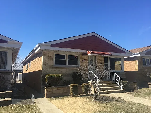 2216 Lathrop Ave photo 1