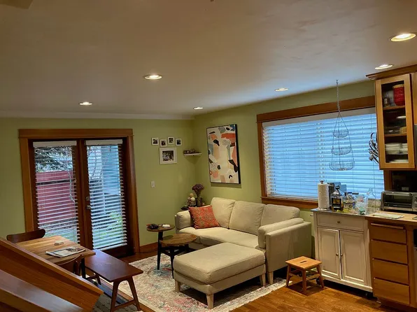 2710 E Denny Way Unit C, Seattle, WA 98112