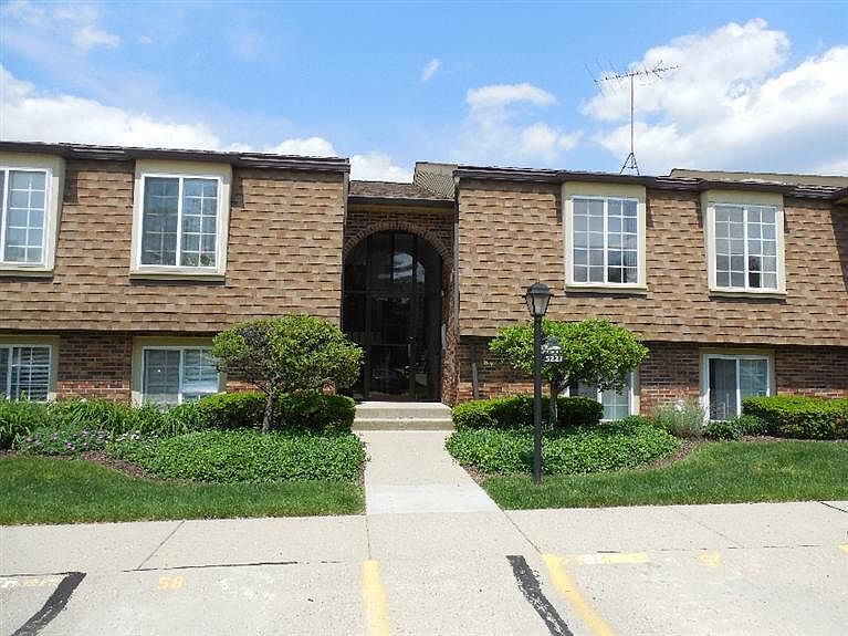 1st image of 5221 S Eaglesnest Dr #58