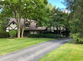 8122 Blind Brook Ct, Columbus, OH 43235