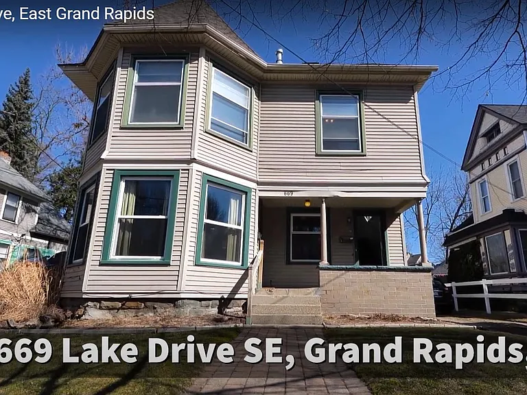 669 Lake Dr SE #1 — Photo 9