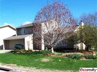 14706 Walnut Grove Cir, Omaha, NE 68137