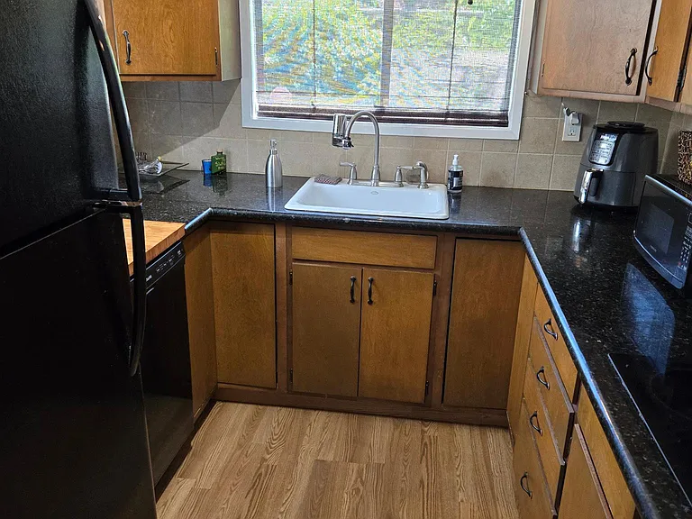 220 1/2 Massol Ave — Photo 7