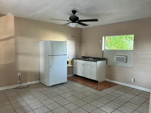 5100 S Pine Ave #105 Photo 1
