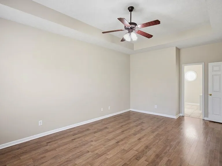 8349 Grayson Grv — Photo 16