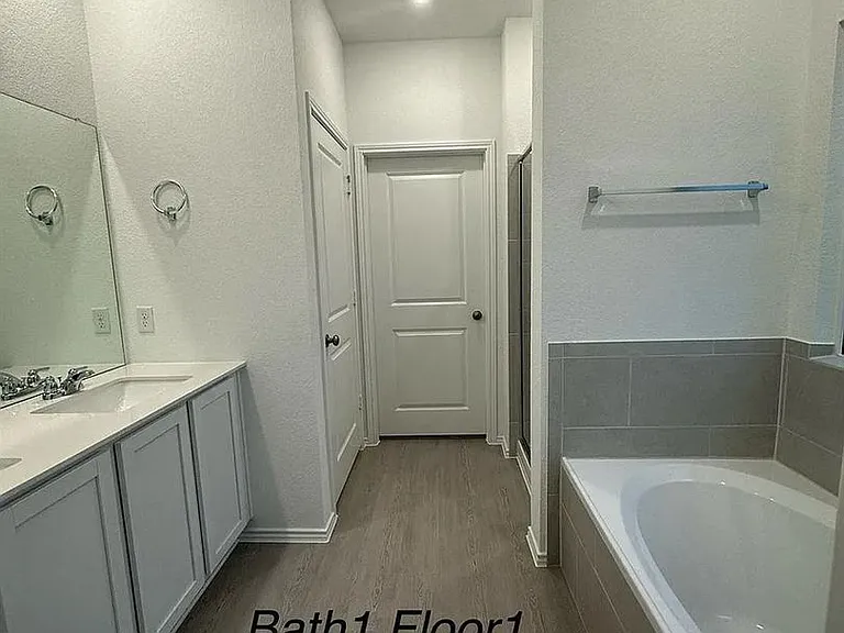 1320 Pickerel St — Photo 15