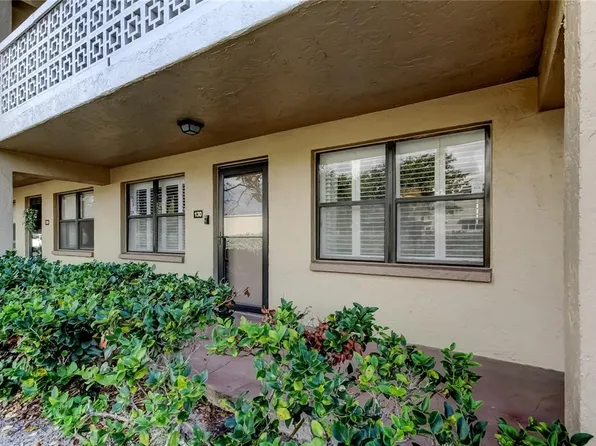 5080 Locust St NE APT 130, Saint Petersburg, FL 33703