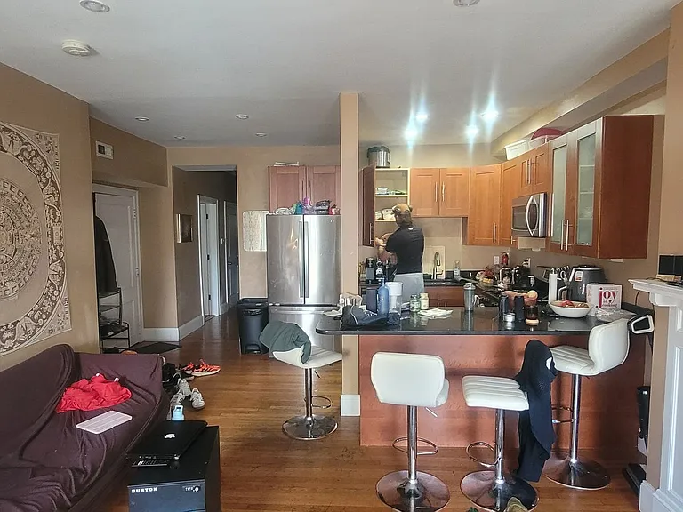 15 Saint Lukes Rd #5 — Photo 2