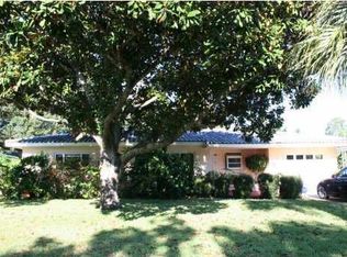 1780 Robinson Dr N, Saint Petersburg, FL 33710