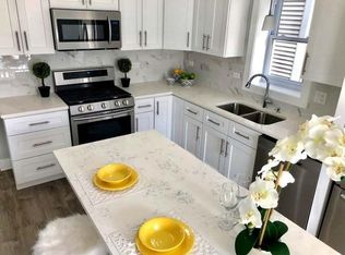 3752 N Ridgeway Ave #2, Chicago, IL 60618