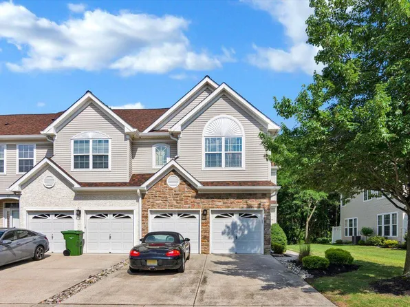 10 Tudor Ct, Marlton, NJ 08053