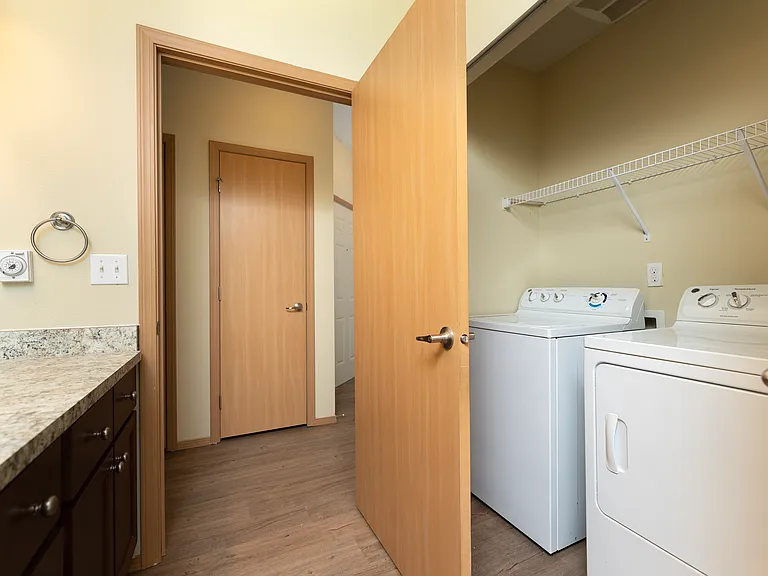 1 Bedroom Standard - 727 Sq Ft 1 Bedroom Standard - 727 Sq Ft