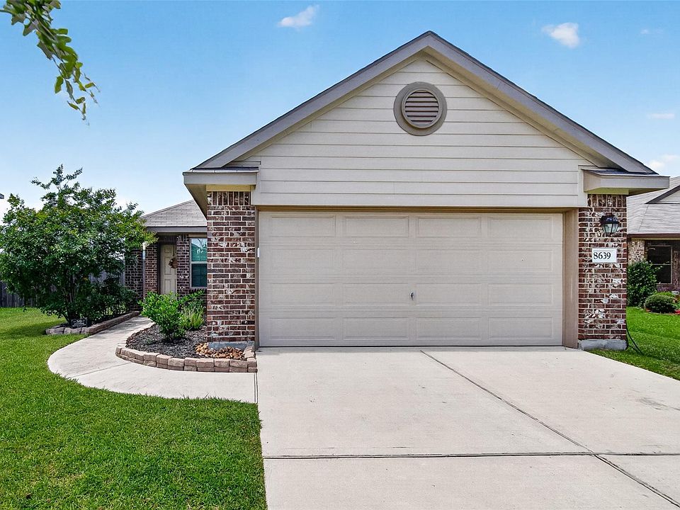 1st image of 8639 River Crest Dr