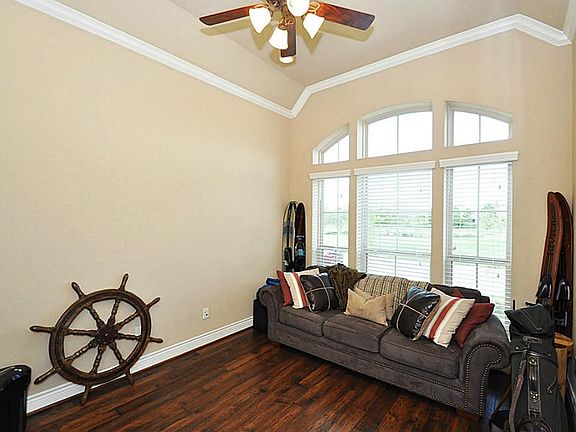 Office/library/den this room can be used for whatever your specific need is