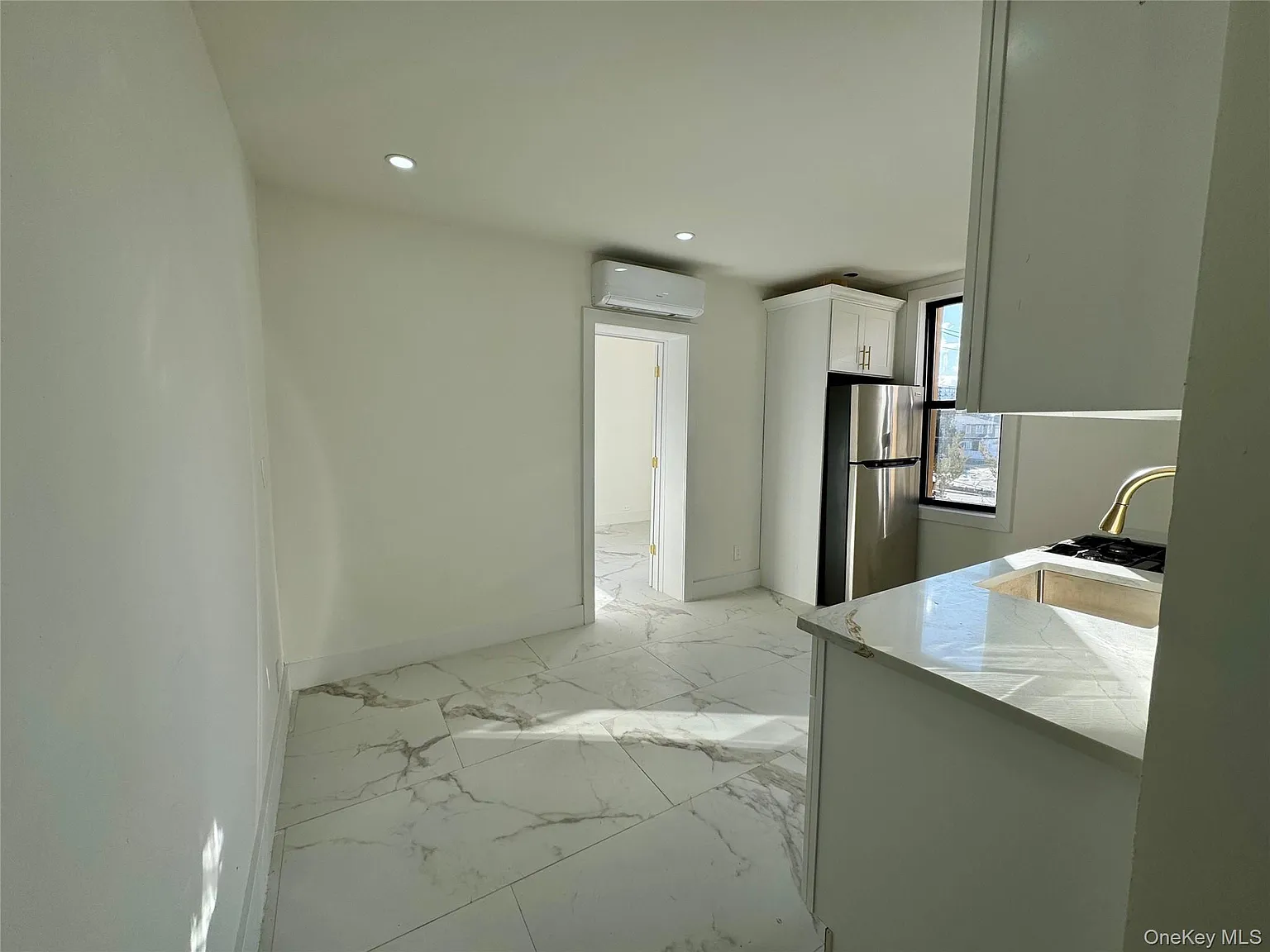 1 bed, 1.0 bath, $2,500 — Photo 3