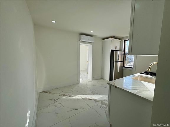 3rd image of 315 Riverside Blvd APT 1