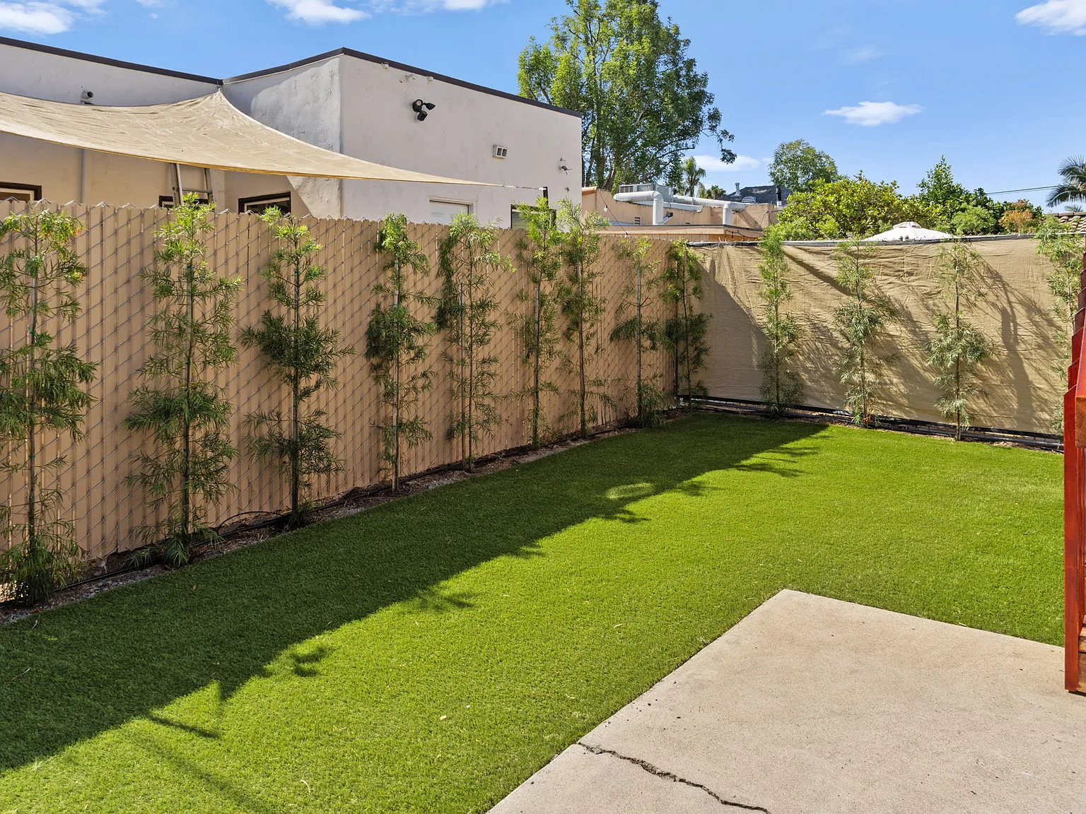 2 bed, 800 sqft, $3,850 — Photo 2