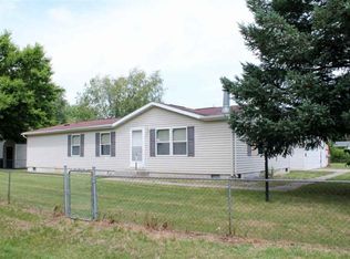 30049 Chickadee Ct, Elkhart, IN 46517