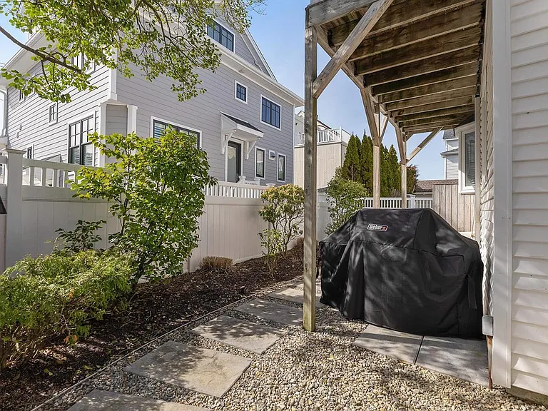 4 S Brunswick Ave — Photo 34