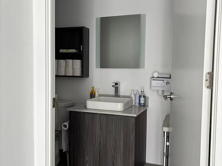 501 Yonge St #3212 — Photo 10