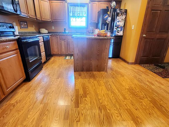 3rd image of 104 Stevens Dr
