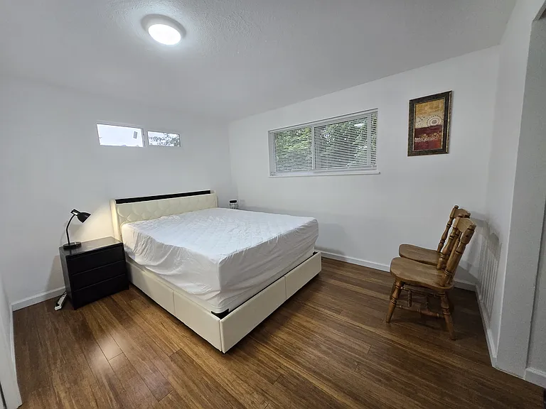 1316B Bellevue Way SE — Photo 5