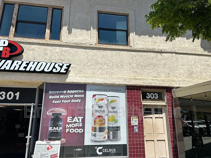1 bed, 1.0 bath, 800 sqft, $2,000 — Photo 2