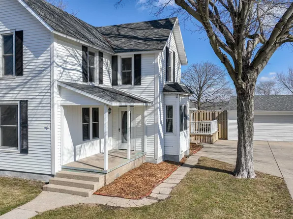 109 N 2nd St, Chalmers, IN 47929