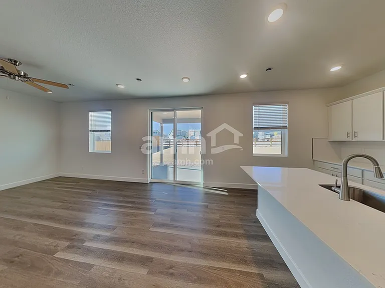 10028 Atchinson Ct — Photo 5