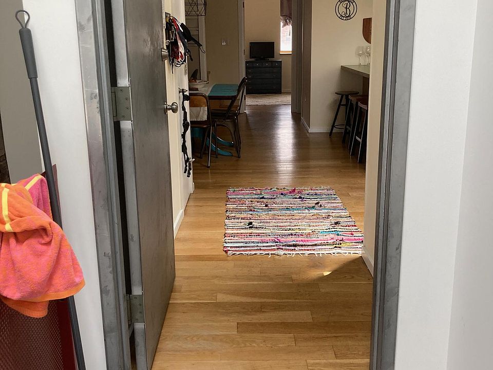 Large sunny bi-level apartment in the heart of Northern Liberties.