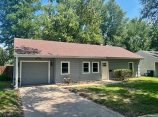 1202 S Willow Ln, Springfield, MO 65804