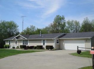 1380 Hemingway Rd, Lake Orion, MI 48360