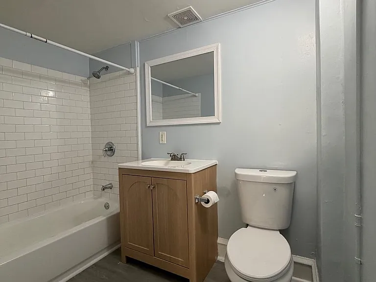 671 Long Ln #B — Photo 1