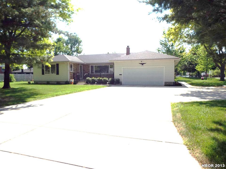 1st image of 630 Canterbury Dr