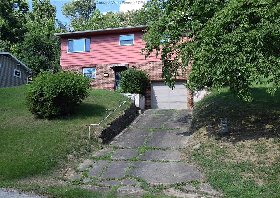 1st image of 1568 E Woodland Dr