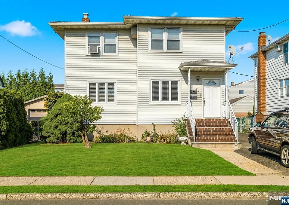1st image of 92 Phillips Ave