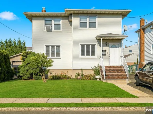 92 Phillips Ave, South Hackensack, NJ 07606