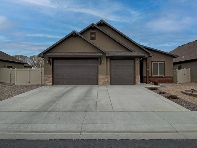 1st image of 3138 Grama Ave