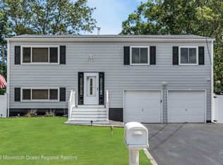 19 Pine Tree Dr, Bayville, NJ 08721