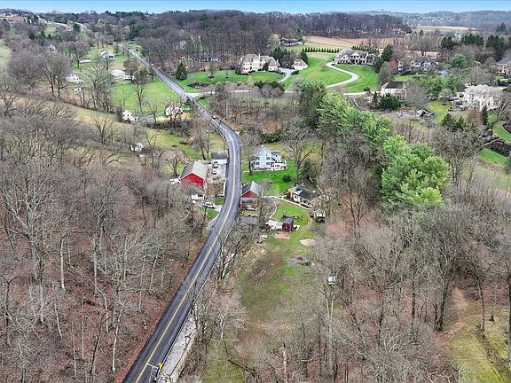 4th image of 350 Green Valley Rd