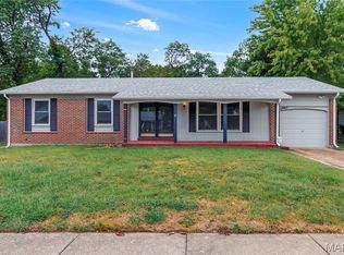 2865 Heatherton Dr, Florissant, MO 63033