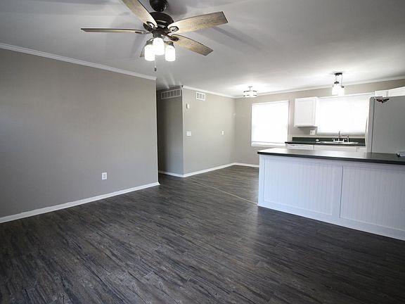 5th image of 15756 Woodmont St