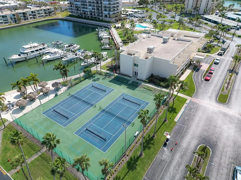 7920 Sun Island Dr S #102 — Photo 33