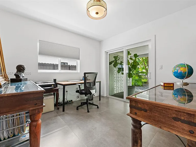 7450 SW 36th St — Photo 12