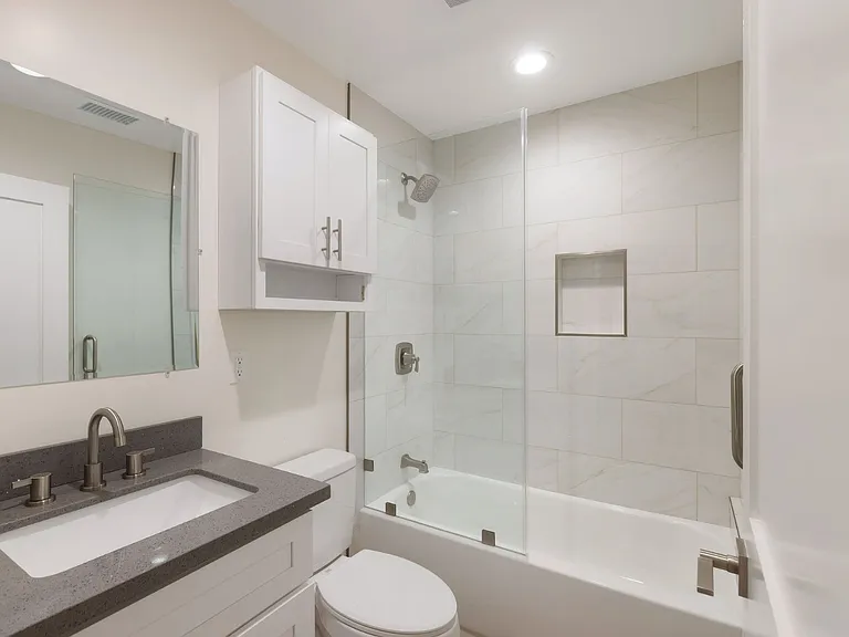 1731 S Burlington Ave #1/2 — Photo 15