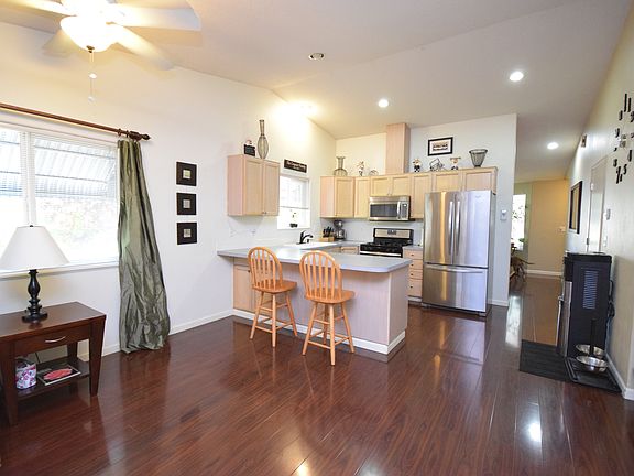 4th image of 5807 NE 53rd Ave