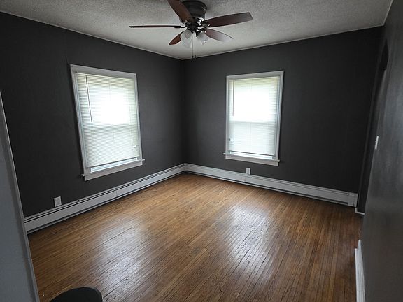 5th image of 130 N Elm St