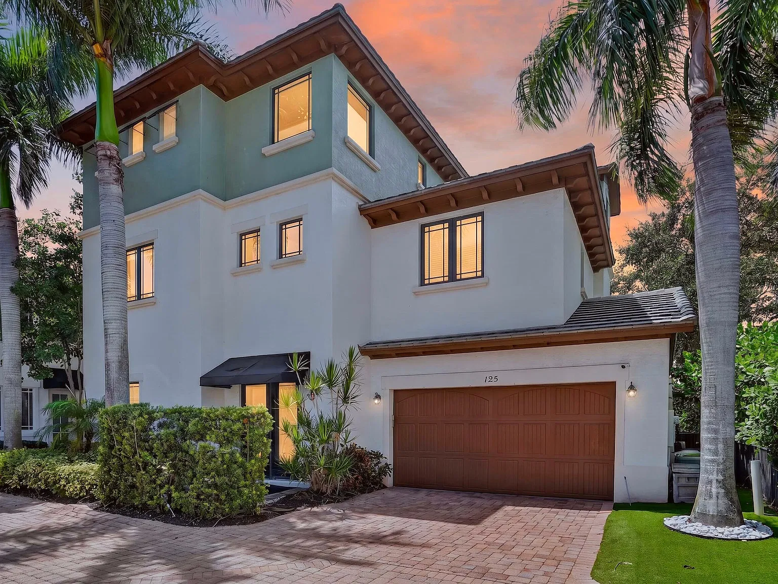 3 bed, 3.5 bath, 3422 sqft, $7,650 — Photo 1