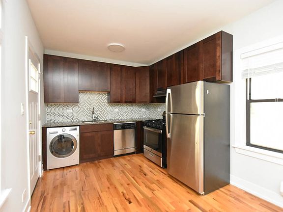 3rd image of 817-17 Elm St #502